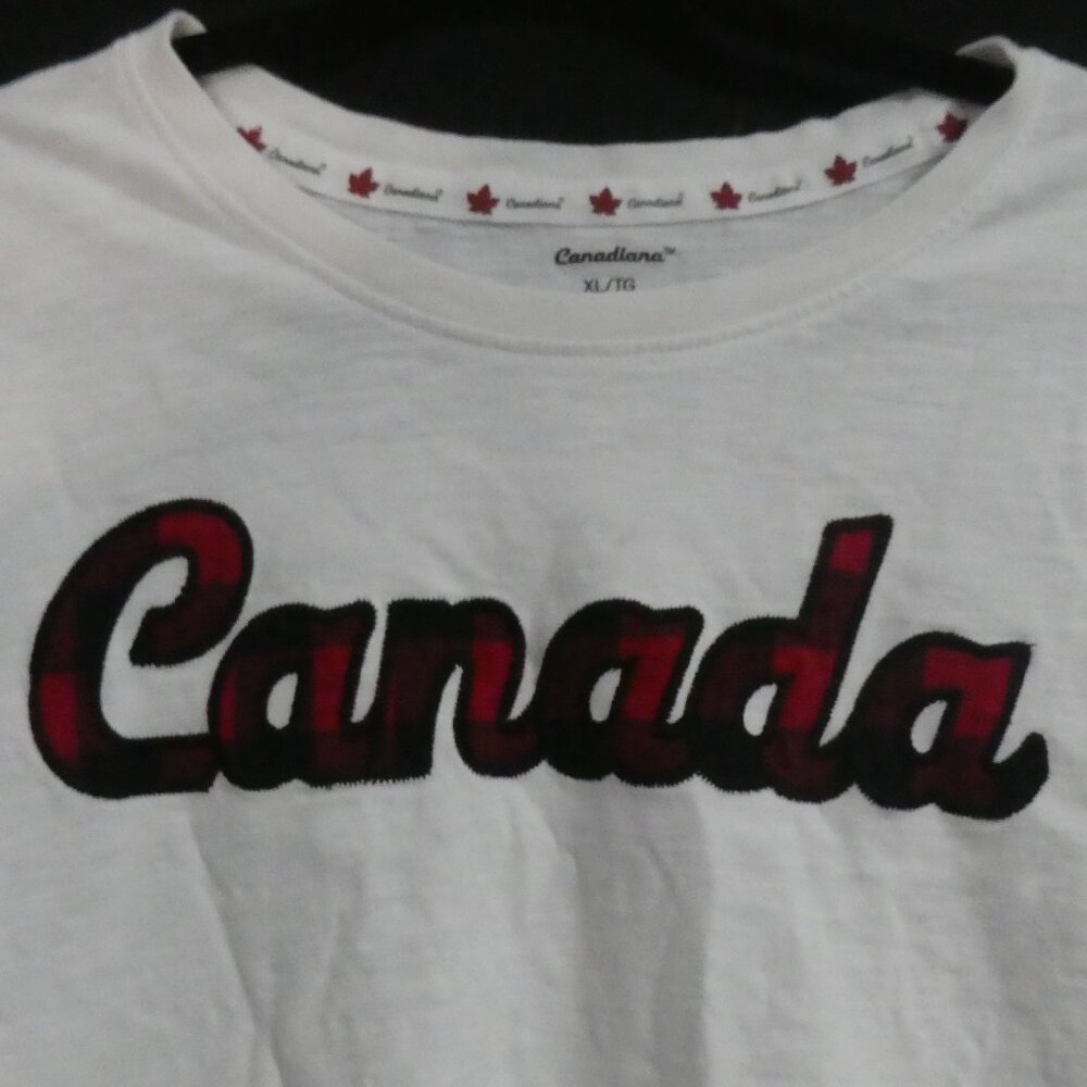 CANADIANA | xl - extra large | White Long Sleeve Tee W/ Bold Canada Print Front